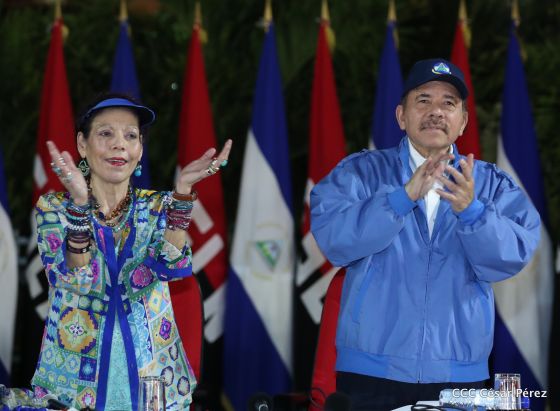 Presidente Daniel Ortega y vicepresidenta Rosario Murillo reciben la Antorcha de la Libertad y la Unidad Centroamericana
