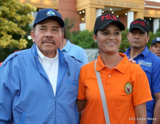 Presidente Daniel Ortega y vicepresidenta Rosario Murillo reciben la Antorcha de la Libertad y la Unidad Centroamericana