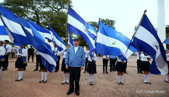 Presidente Daniel Ortega y vicepresidenta Rosario Murillo reciben la Antorcha de la Libertad y la Unidad Centroamericana