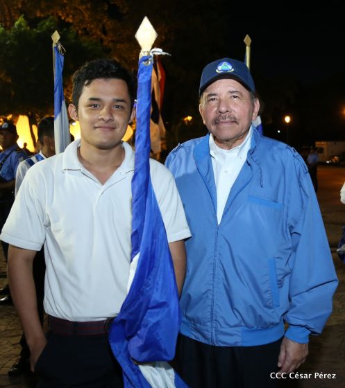 Presidente Daniel Ortega y vicepresidenta Rosario Murillo reciben la Antorcha de la Libertad y la Unidad Centroamericana