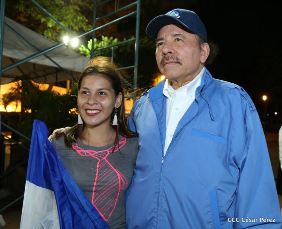 Presidente Daniel Ortega y vicepresidenta Rosario Murillo reciben la Antorcha de la Libertad y la Unidad Centroamericana
