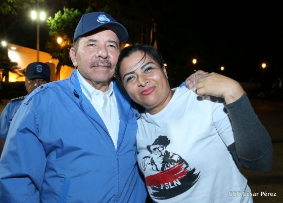 Presidente Daniel Ortega y vicepresidenta Rosario Murillo reciben la Antorcha de la Libertad y la Unidad Centroamericana