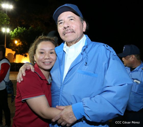 Presidente Daniel Ortega y vicepresidenta Rosario Murillo reciben la Antorcha de la Libertad y la Unidad Centroamericana