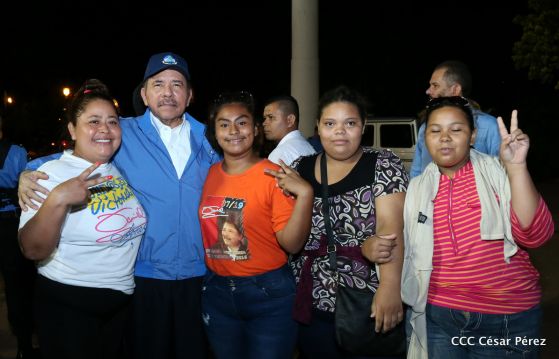 Presidente Daniel Ortega y vicepresidenta Rosario Murillo reciben la Antorcha de la Libertad y la Unidad Centroamericana