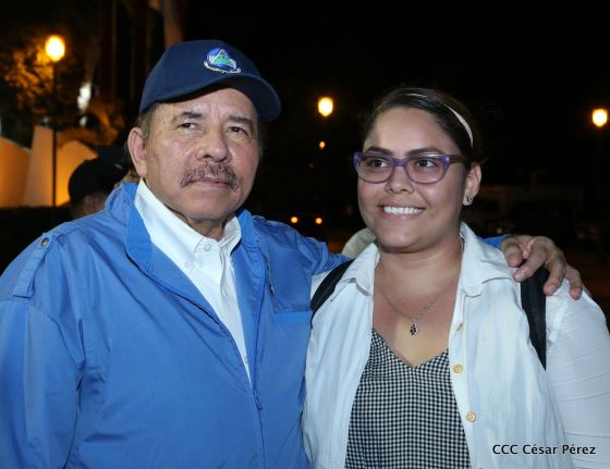 Presidente Daniel Ortega y vicepresidenta Rosario Murillo reciben la Antorcha de la Libertad y la Unidad Centroamericana