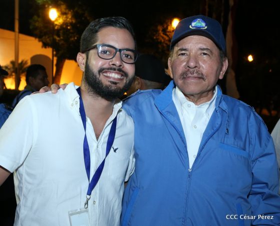 Presidente Daniel Ortega y vicepresidenta Rosario Murillo reciben la Antorcha de la Libertad y la Unidad Centroamericana
