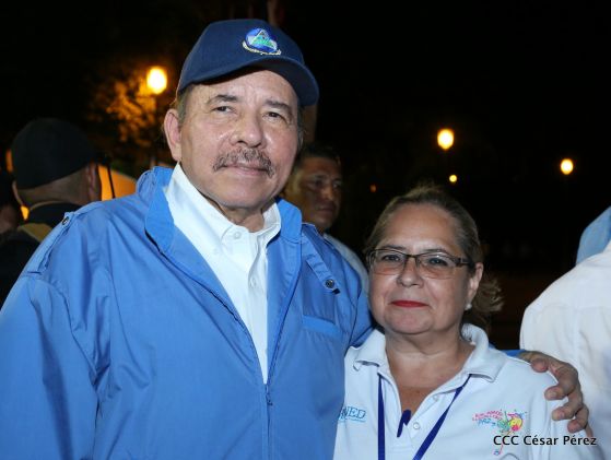 Presidente Daniel Ortega y vicepresidenta Rosario Murillo reciben la Antorcha de la Libertad y la Unidad Centroamericana