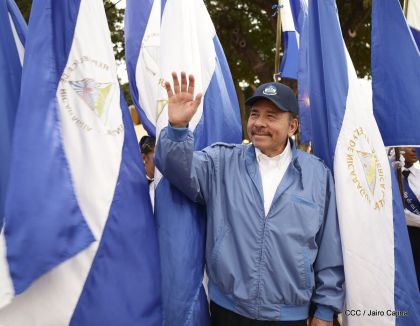 Presidente Daniel Ortega y vicepresidenta Rosario Murillo reciben la Antorcha de la Libertad y la Unidad Centroamericana