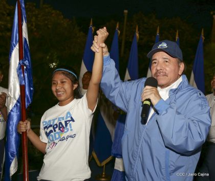 Presidente Daniel Ortega y vicepresidenta Rosario Murillo reciben la Antorcha de la Libertad y la Unidad Centroamericana