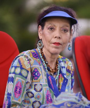 Presidente Daniel Ortega y vicepresidenta Rosario Murillo reciben la Antorcha de la Libertad y la Unidad Centroamericana