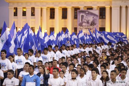Presidente Daniel Ortega y vicepresidenta Rosario Murillo reciben la Antorcha de la Libertad y la Unidad Centroamericana