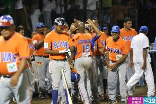 Gigantes a una victoria de la final