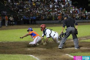 Gigantes a una victoria de la final