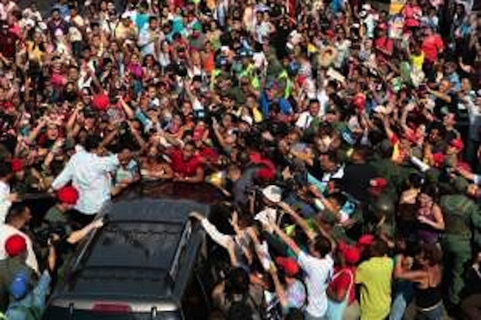 Nicolás Maduro ejerce su derecho al voto