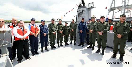  Ejército abandera buques logísticos para misiones en el Pacífico