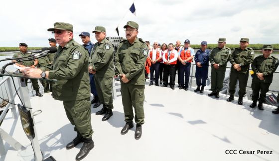  Ejército abandera buques logísticos para misiones en el Pacífico