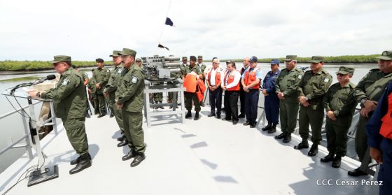  Ejército abandera buques logísticos para misiones en el Pacífico