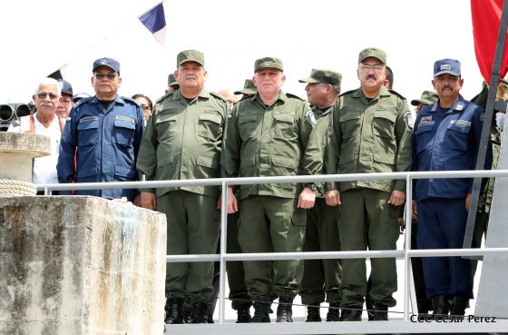  Ejército abandera buques logísticos para misiones en el Pacífico