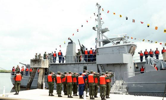  Ejército abandera buques logísticos para misiones en el Pacífico