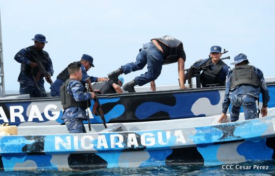  Ejército abandera buques logísticos para misiones en el Pacífico