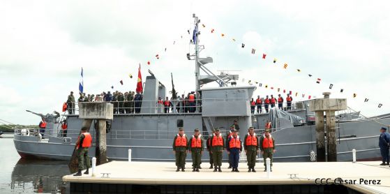  Ejército abandera buques logísticos para misiones en el Pacífico