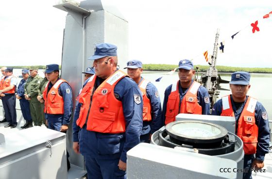  Ejército abandera buques logísticos para misiones en el Pacífico