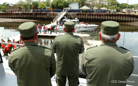  Ejército abandera buques logísticos para misiones en el Pacífico