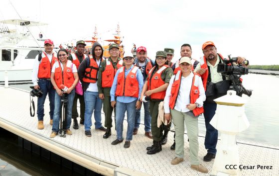  Ejército abandera buques logísticos para misiones en el Pacífico