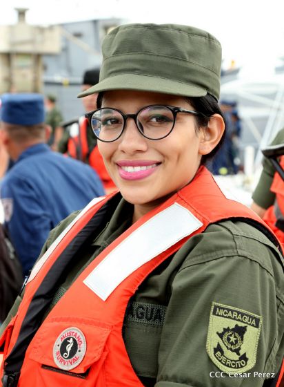  Ejército abandera buques logísticos para misiones en el Pacífico