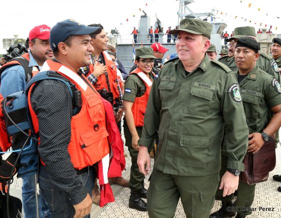  Ejército abandera buques logísticos para misiones en el Pacífico