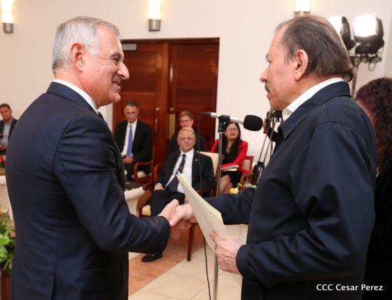 Presidente Daniel Ortega y vicepresidenta Rosario Murillo reciben cartas credenciales de 11 nuevos embajadores