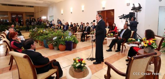 Presidente Daniel Ortega y vicepresidenta Rosario Murillo reciben cartas credenciales de 11 nuevos embajadores