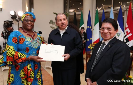 Presidente Daniel Ortega y vicepresidenta Rosario Murillo reciben cartas credenciales de 11 nuevos embajadores