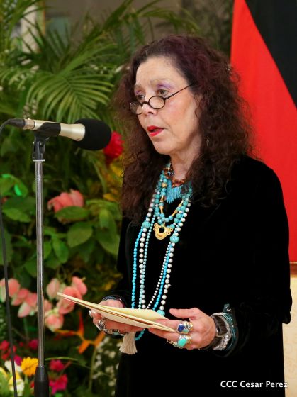 Presidente Daniel Ortega y vicepresidenta Rosario Murillo reciben cartas credenciales de 11 nuevos embajadores