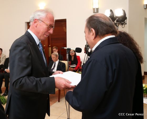 Presidente Daniel Ortega y vicepresidenta Rosario Murillo reciben cartas credenciales de 11 nuevos embajadores