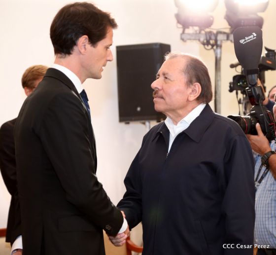 Presidente Daniel Ortega y vicepresidenta Rosario Murillo reciben cartas credenciales de 11 nuevos embajadores