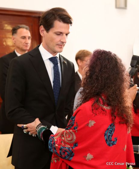 Presidente Daniel Ortega y vicepresidenta Rosario Murillo reciben cartas credenciales de 11 nuevos embajadores