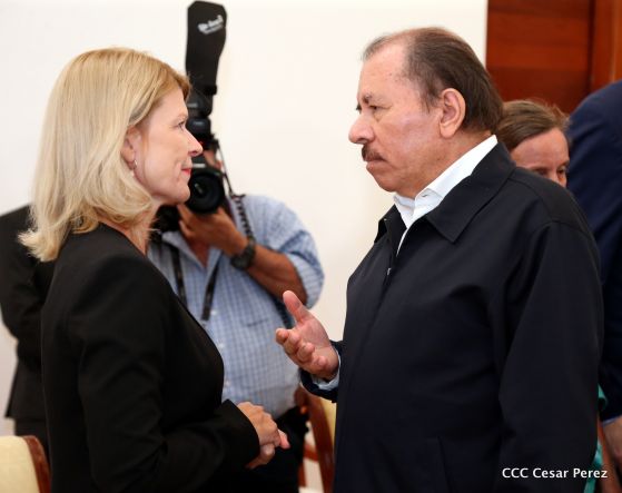 Presidente Daniel Ortega y vicepresidenta Rosario Murillo reciben cartas credenciales de 11 nuevos embajadores