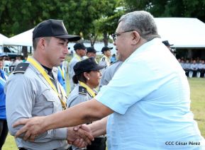 Ministerio de Gobernación realiza acto de ascenso en grados