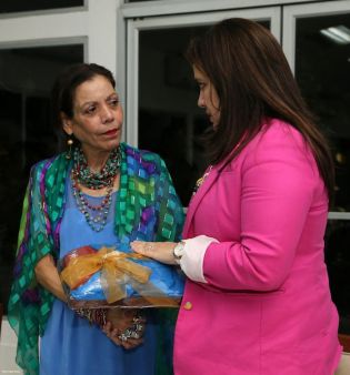 Compañera Rosario sostiene encuentro con Primera Dama de Honduras