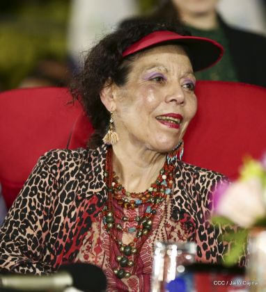 Presidente Daniel Ortega y vicepresidenta Rosario Murillo en homenaje al Padre de la Revolución Sandinista Carlos Fonseca