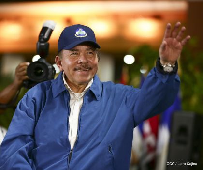 Presidente Daniel Ortega y vicepresidenta Rosario Murillo en homenaje al Padre de la Revolución Sandinista Carlos Fonseca