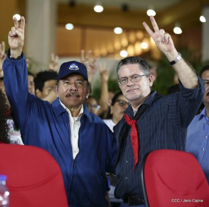 Presidente Daniel Ortega y vicepresidenta Rosario Murillo en homenaje al Padre de la Revolución Sandinista Carlos Fonseca