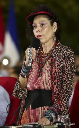 Presidente Daniel Ortega y vicepresidenta Rosario Murillo en homenaje al Padre de la Revolución Sandinista Carlos Fonseca