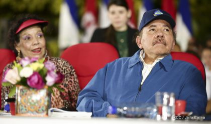 Presidente Daniel Ortega y vicepresidenta Rosario Murillo en homenaje al Padre de la Revolución Sandinista Carlos Fonseca