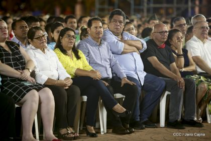 Presidente Daniel Ortega y vicepresidenta Rosario Murillo en homenaje al Padre de la Revolución Sandinista Carlos Fonseca