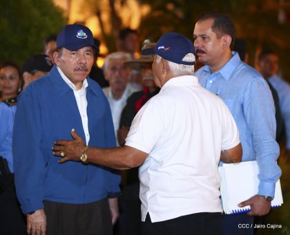 Presidente Daniel Ortega y vicepresidenta Rosario Murillo en homenaje al Padre de la Revolución Sandinista Carlos Fonseca