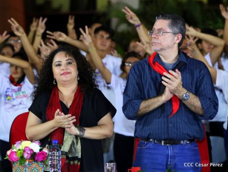 Presidente Daniel Ortega y vicepresidenta Rosario Murillo en homenaje al Padre de la Revolución Sandinista Carlos Fonseca