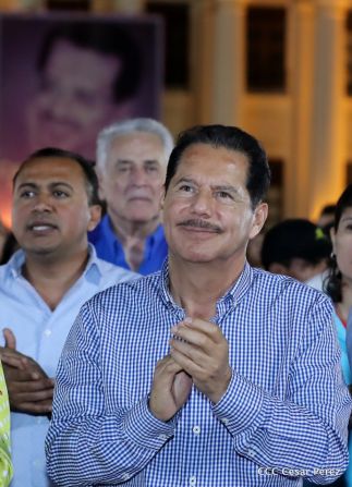 Presidente Daniel Ortega y vicepresidenta Rosario Murillo en homenaje al Padre de la Revolución Sandinista Carlos Fonseca