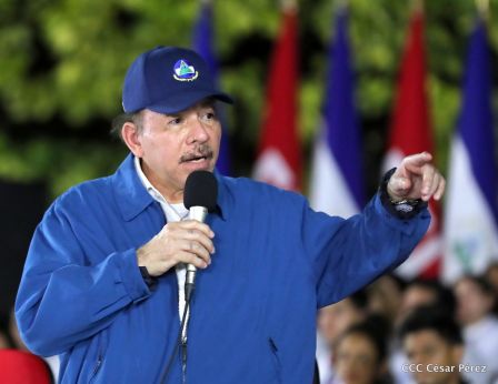 Presidente Daniel Ortega y vicepresidenta Rosario Murillo en homenaje al Padre de la Revolución Sandinista Carlos Fonseca